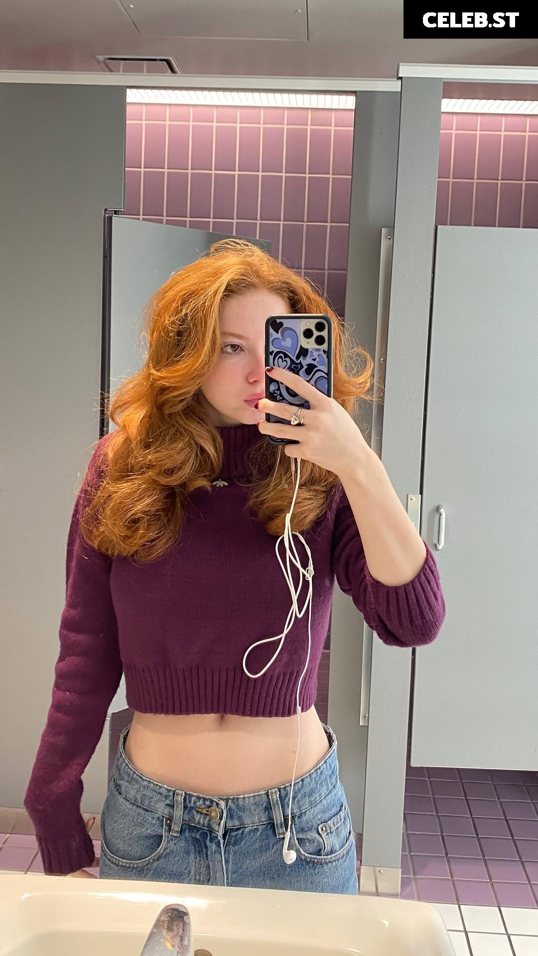 Francesca Capaldi (18) Image 23474288
