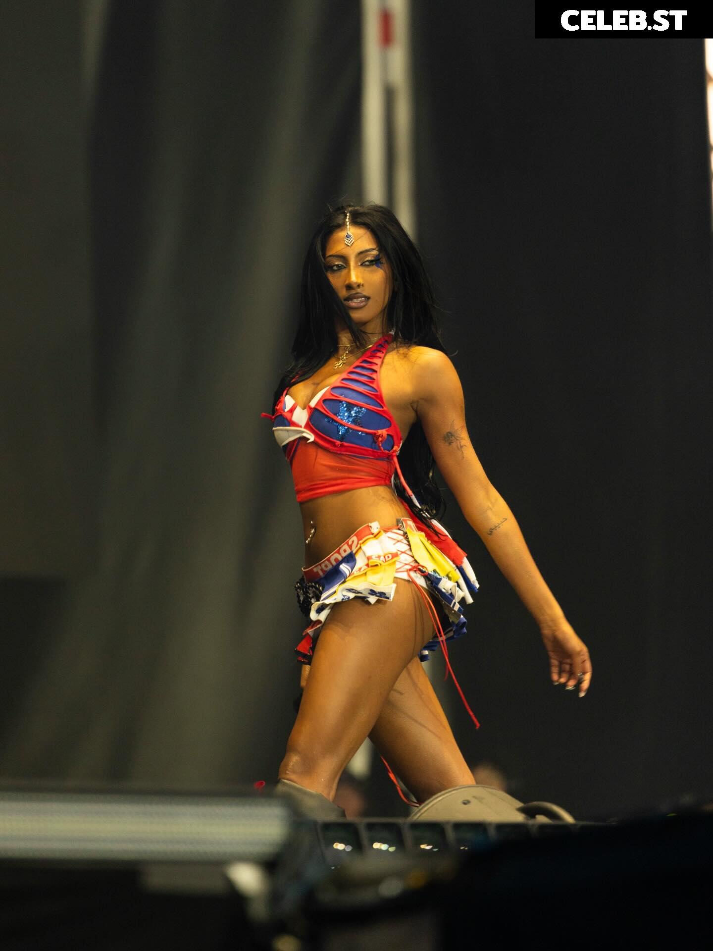 LARA RAJ / lararajj (member of KATSEYE) Image 23477943
