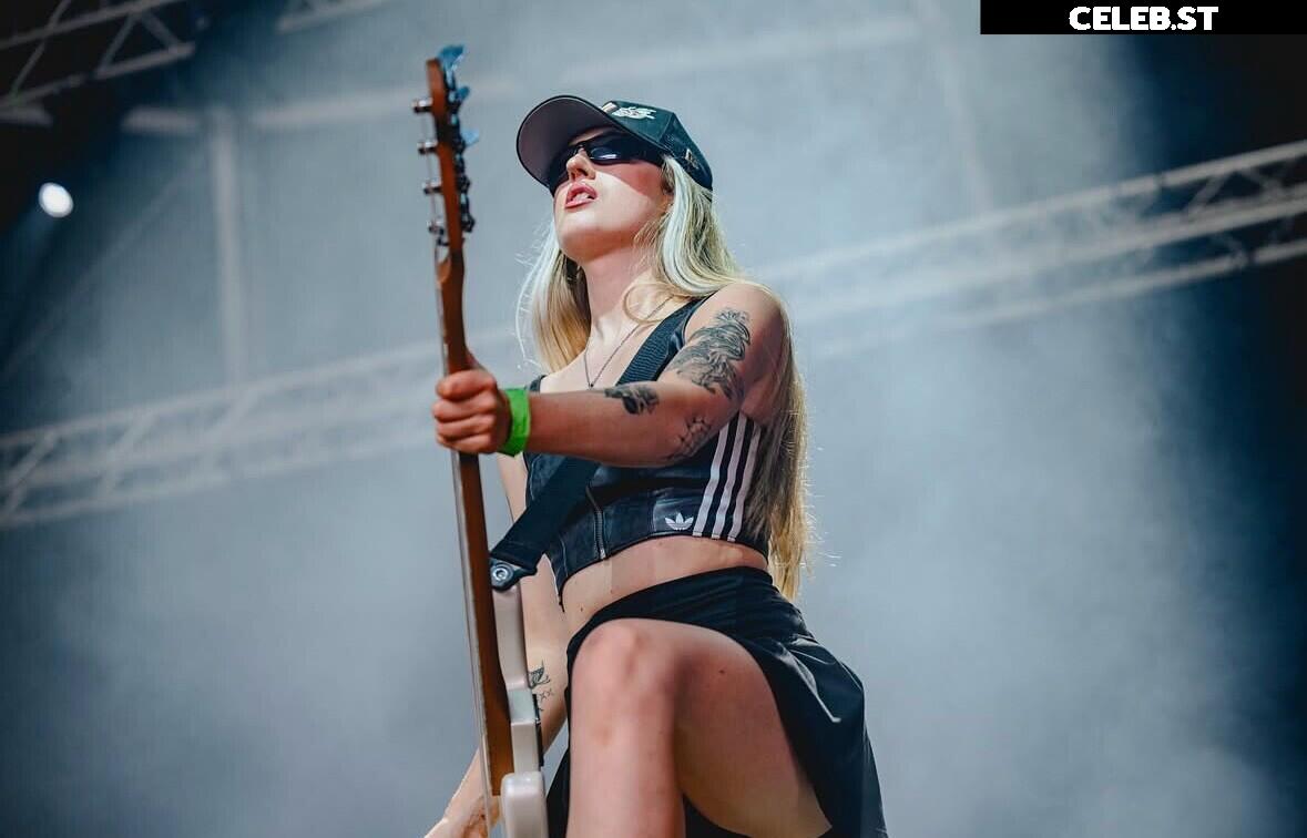 Women of Metal Image 23477403