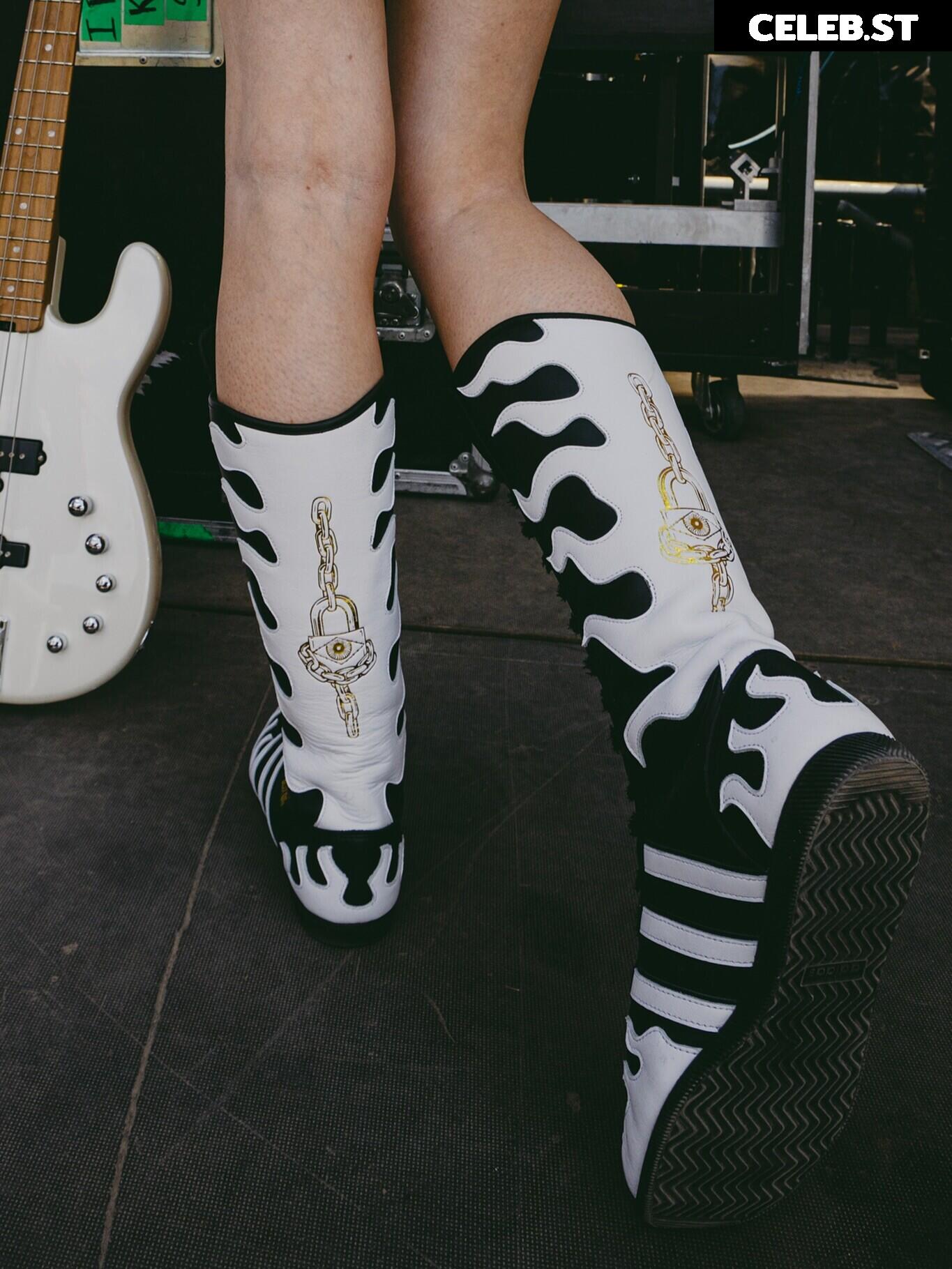 Women of Metal Image 23477404