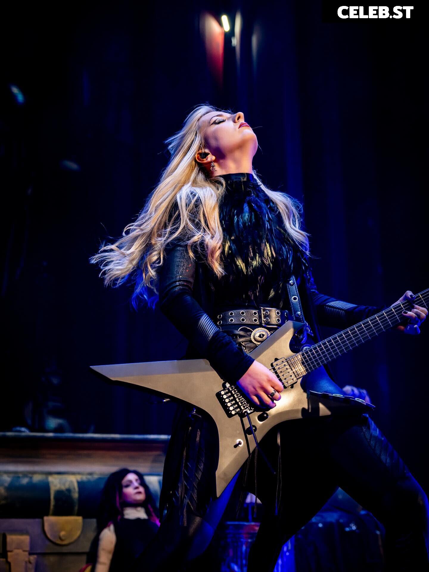 Women of Metal Image 23477640
