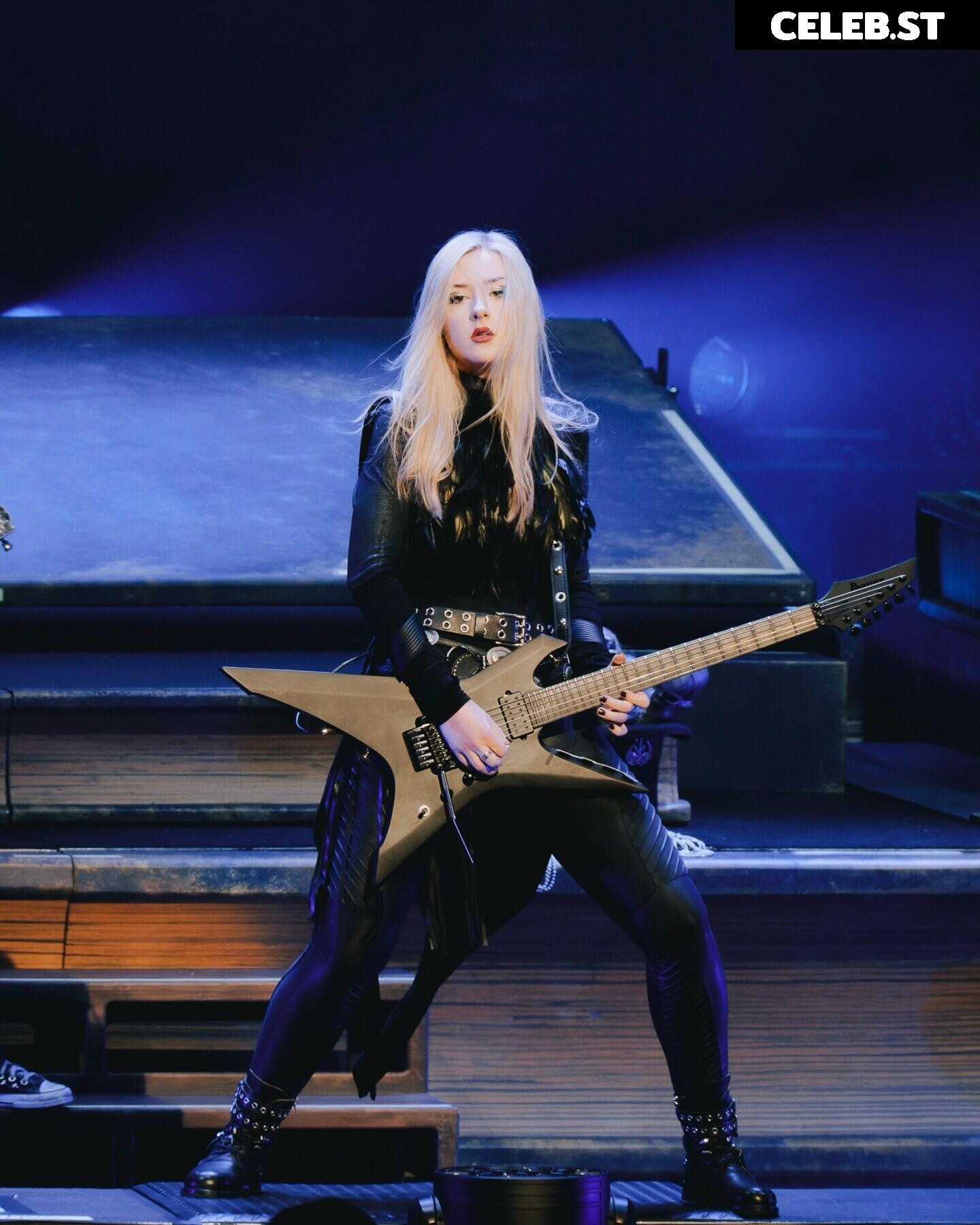 Women of Metal Image 23477648