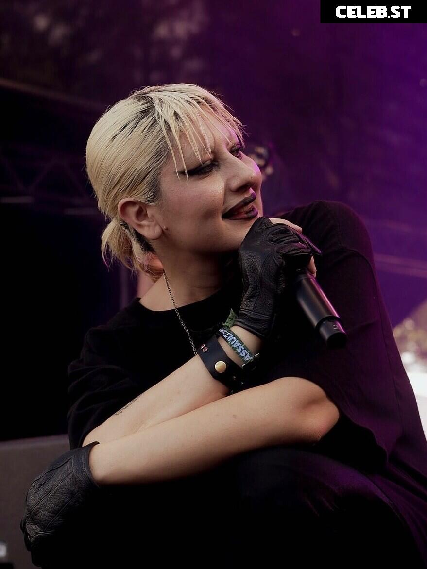 Women of Metal Image 23477188