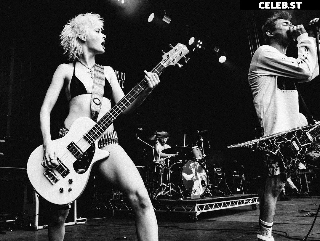 Women of Metal Image 23477116