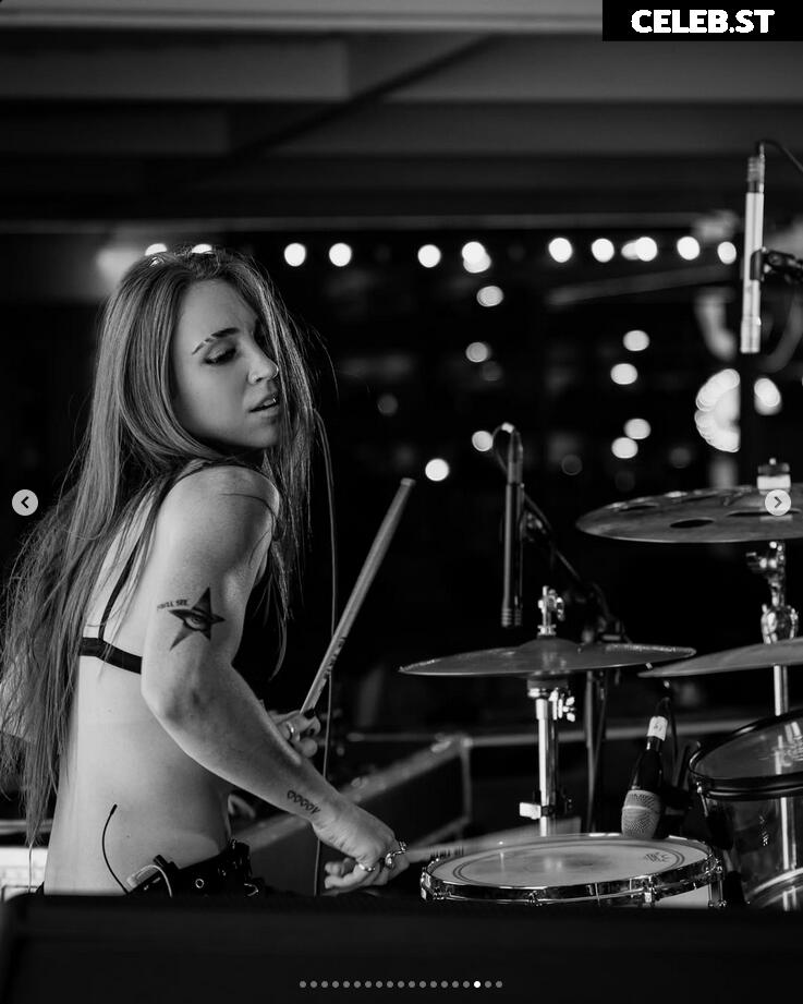 Women of Metal Image 23477301