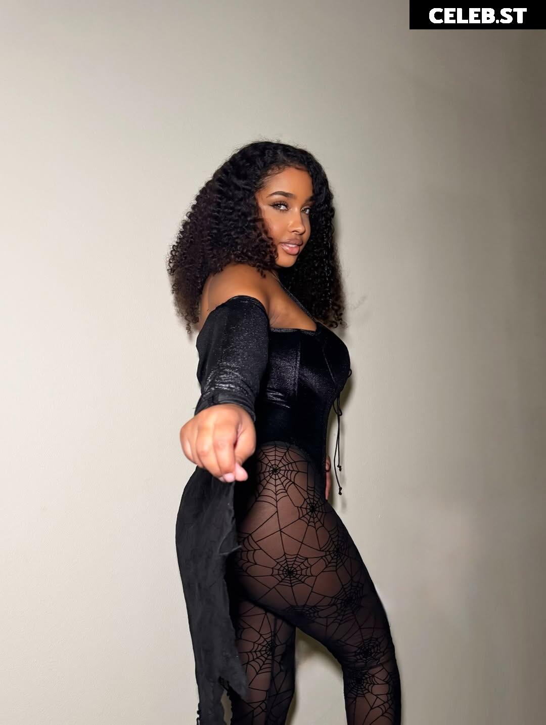 Corie Rayvon / CorieRayvon Image 23471901