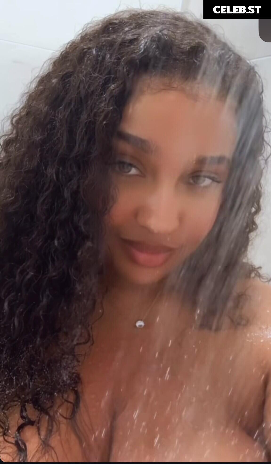 Corie Rayvon / CorieRayvon Image 23471906