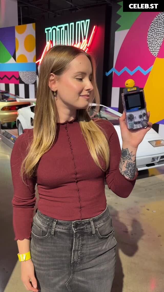 Sonja Reid aka OMGitsfirefoxx Image 23471828