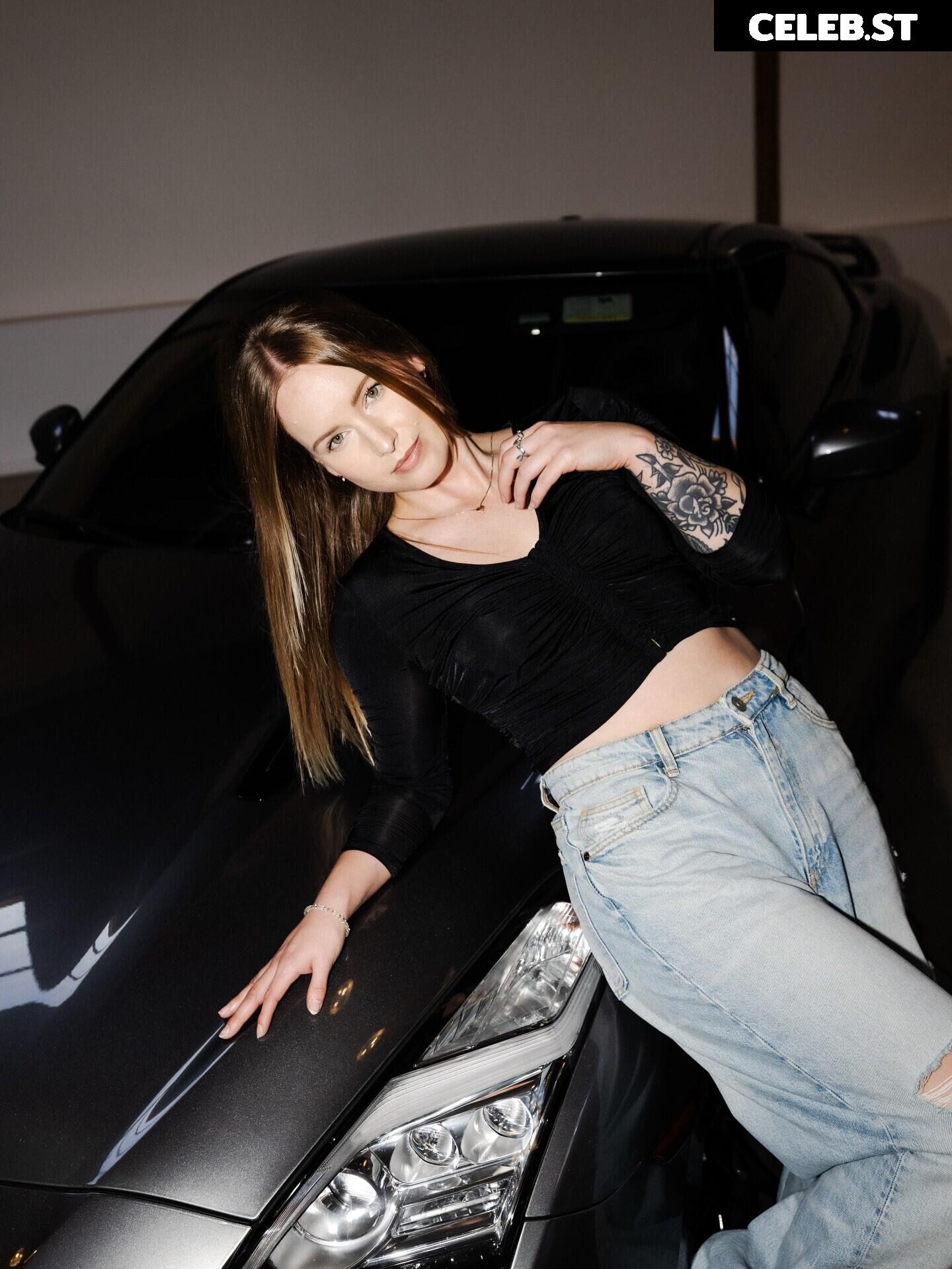 Sonja Reid aka OMGitsfirefoxx Image 23471813
