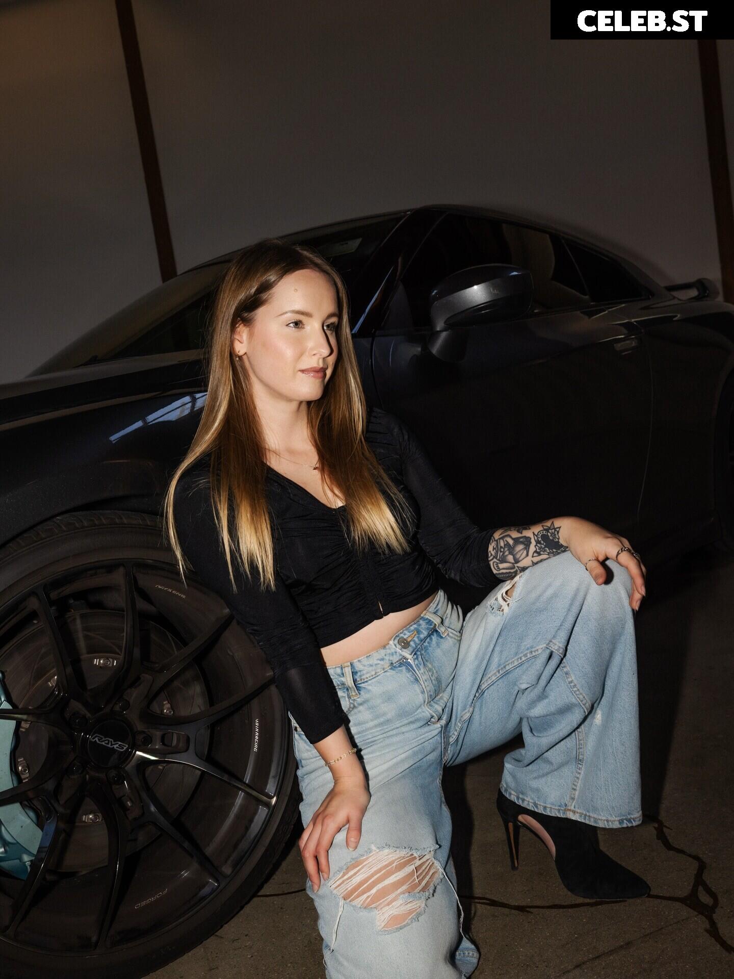 Sonja Reid aka OMGitsfirefoxx Image 23471815