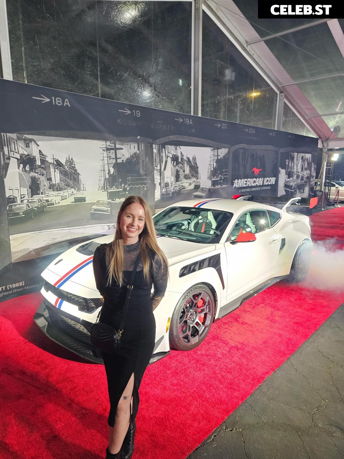 Sonja Reid aka OMGitsfirefoxx Image 23471803