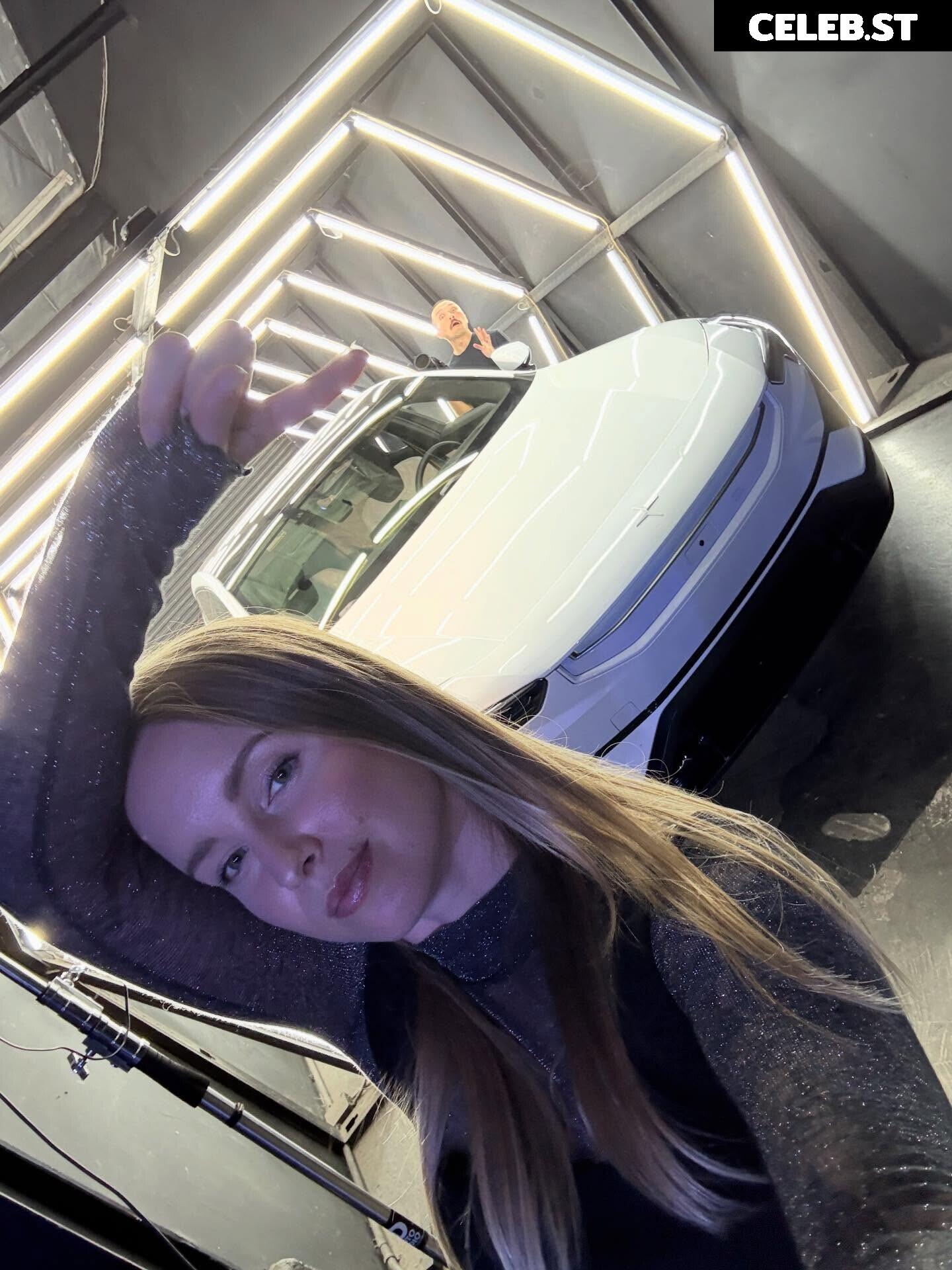 Sonja Reid aka OMGitsfirefoxx Image 23471809
