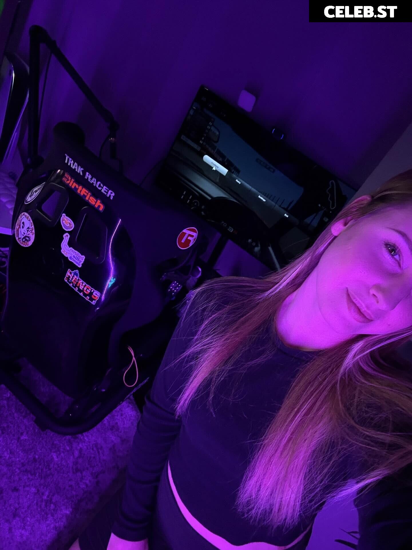 Sonja Reid aka OMGitsfirefoxx Image 23471830