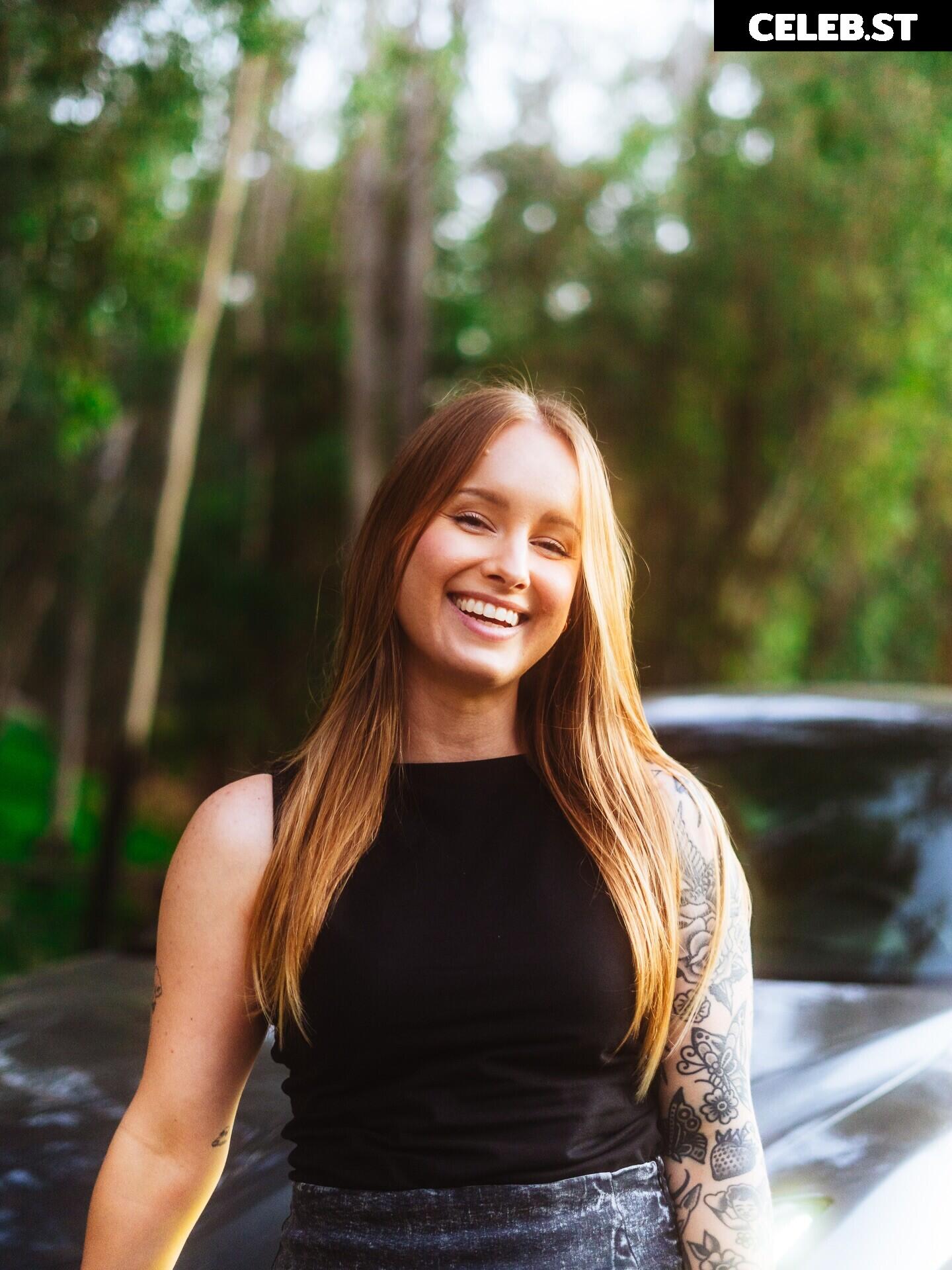 Sonja Reid aka OMGitsfirefoxx Image 23471842