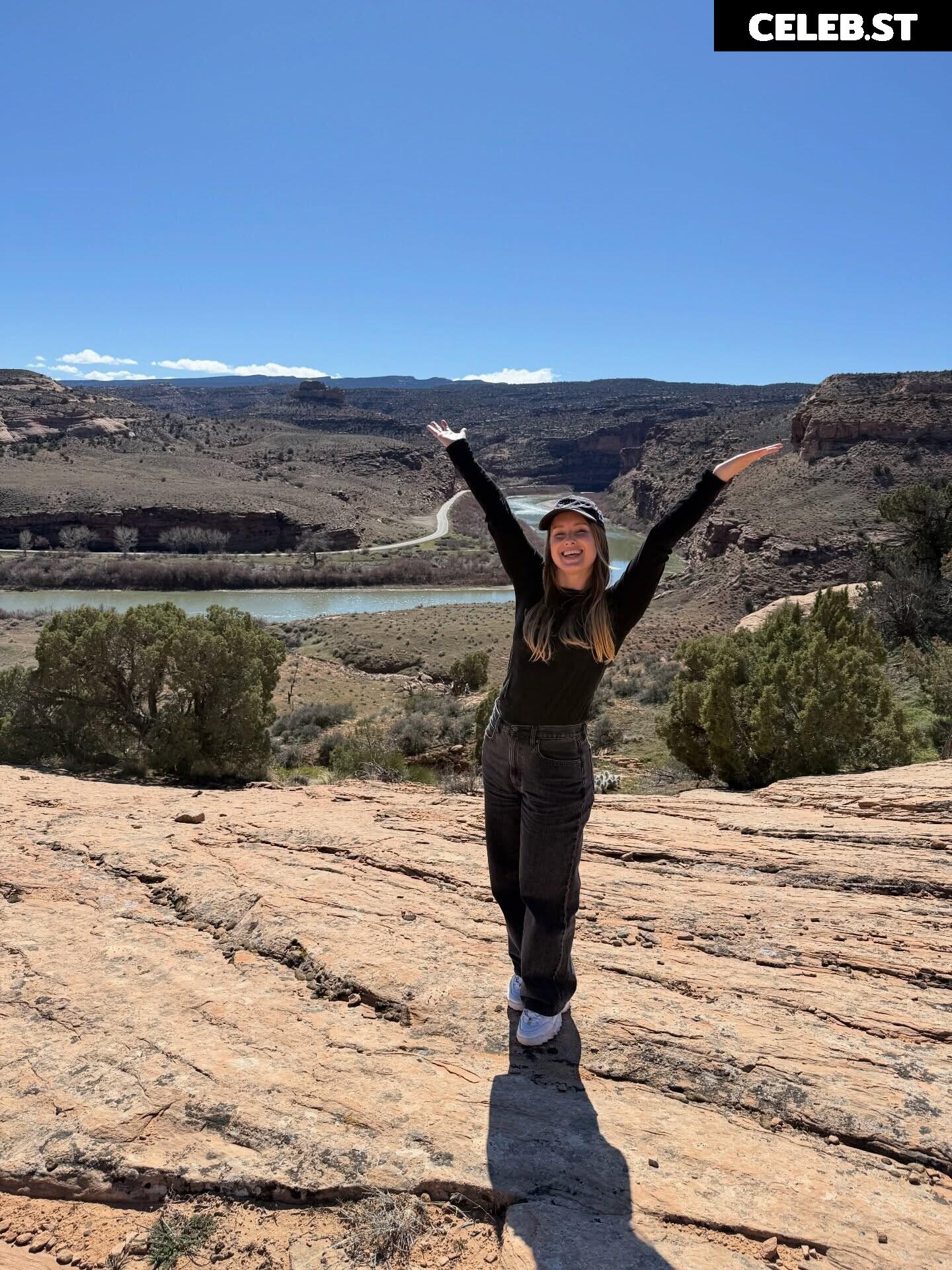 Sonja Reid aka OMGitsfirefoxx Image 23471870