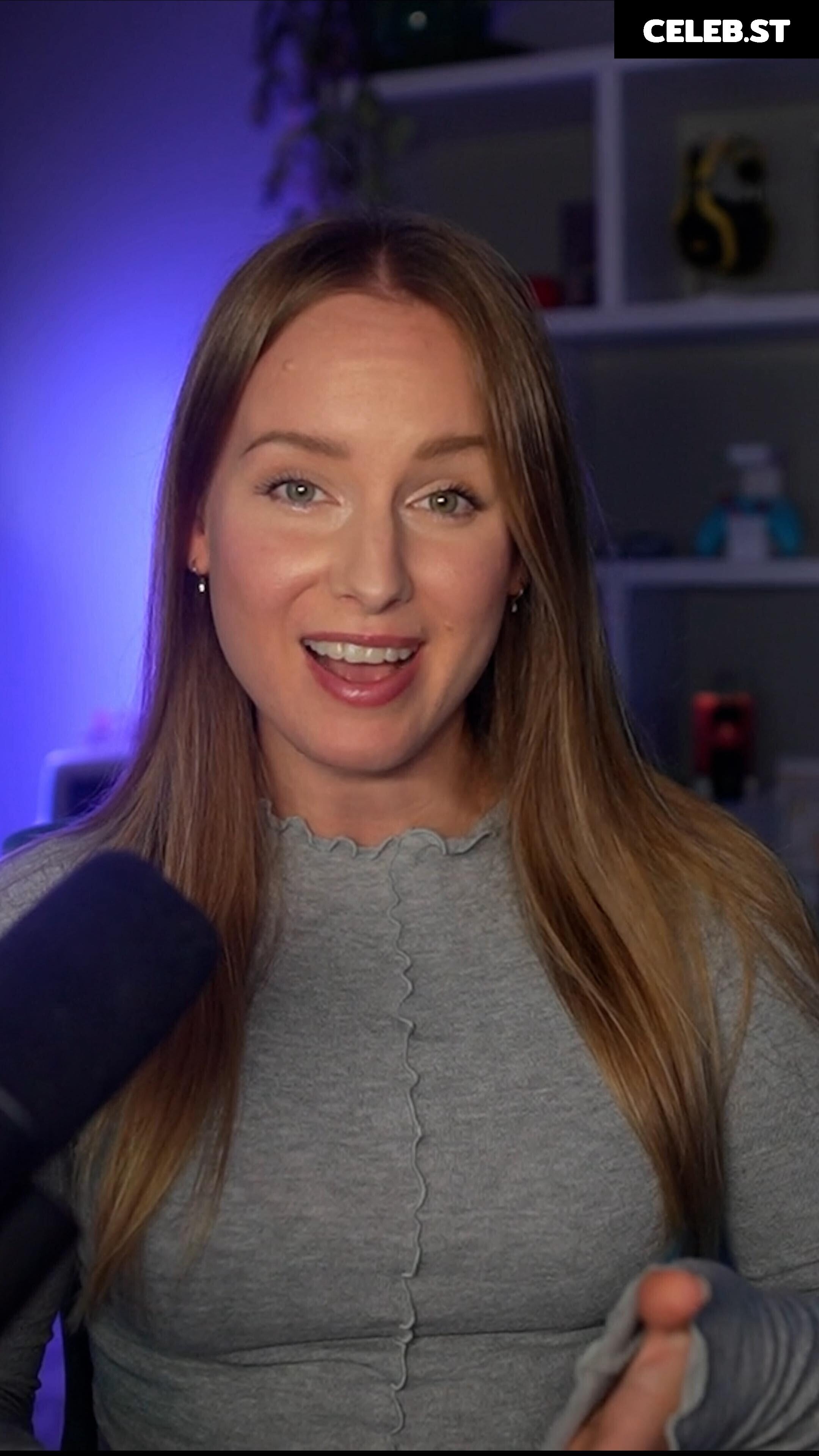 Sonja Reid aka OMGitsfirefoxx Image 23471794
