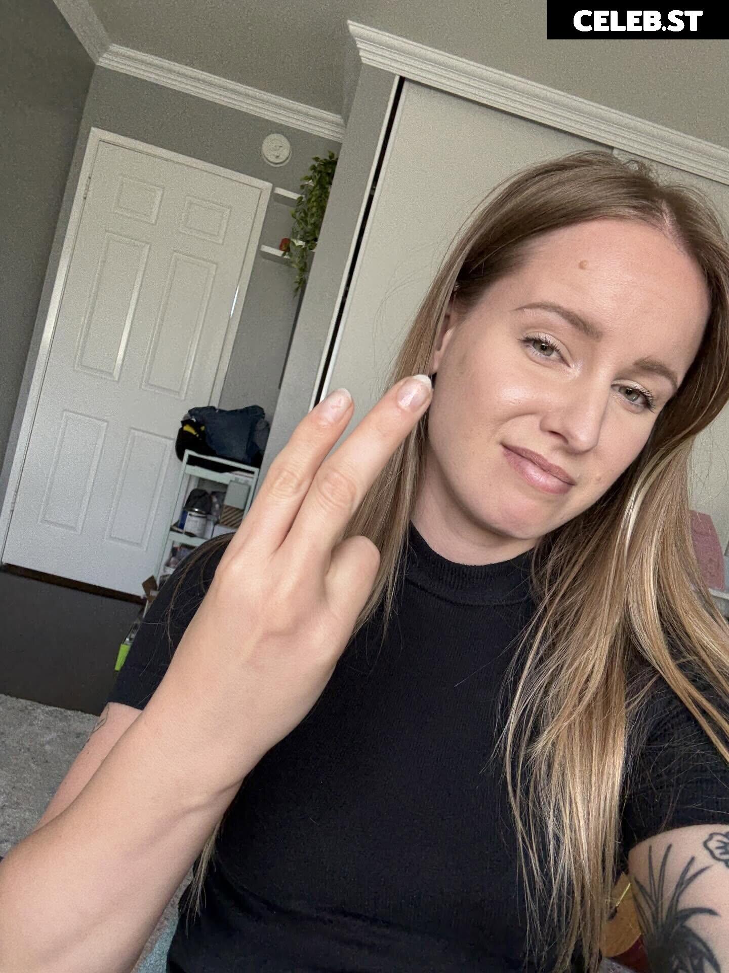 Sonja Reid aka OMGitsfirefoxx Image 23471775