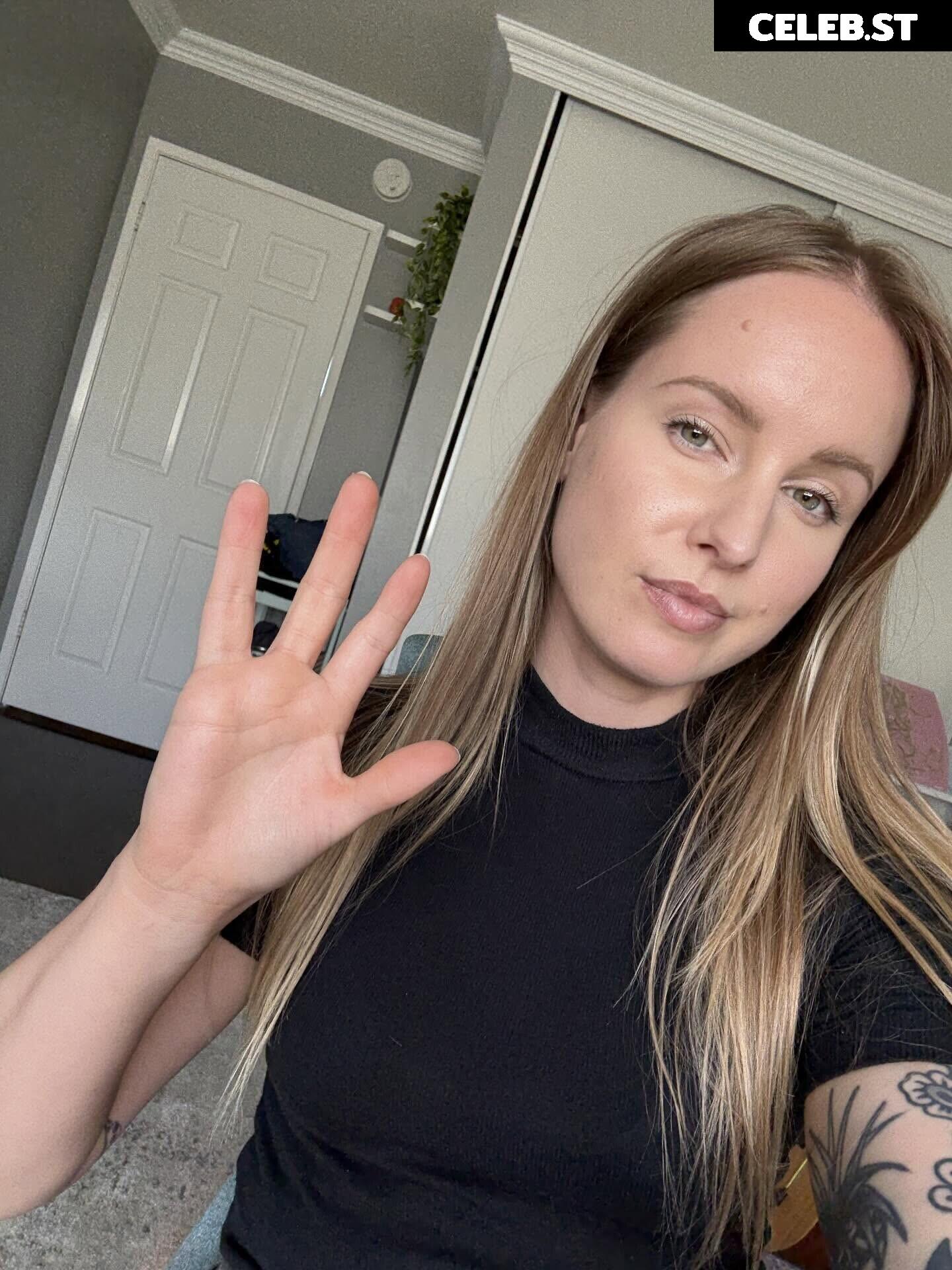 Sonja Reid aka OMGitsfirefoxx Image 23471774