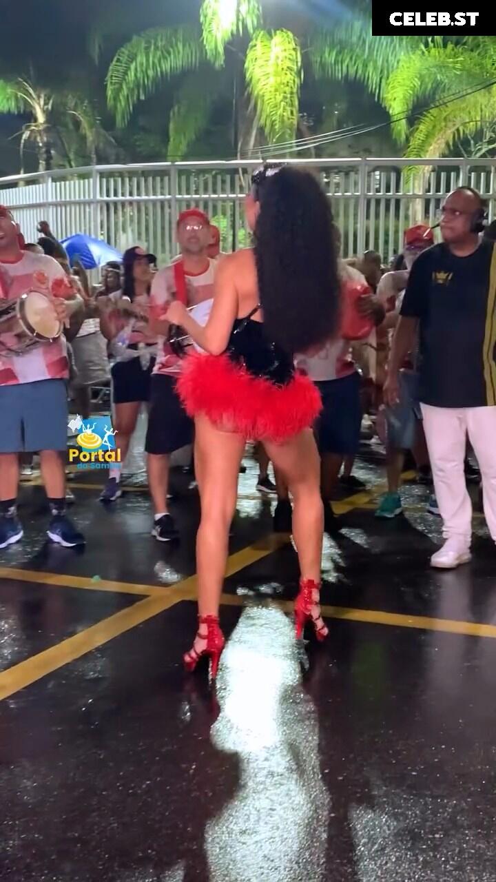 Juliana Paes Image 23448114