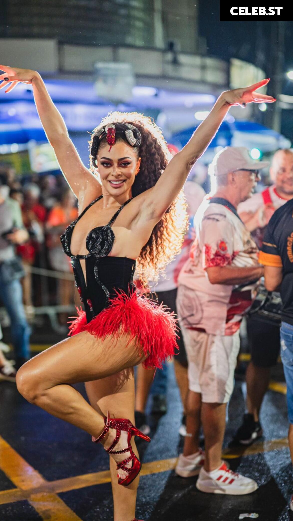 Juliana Paes Image 23448118