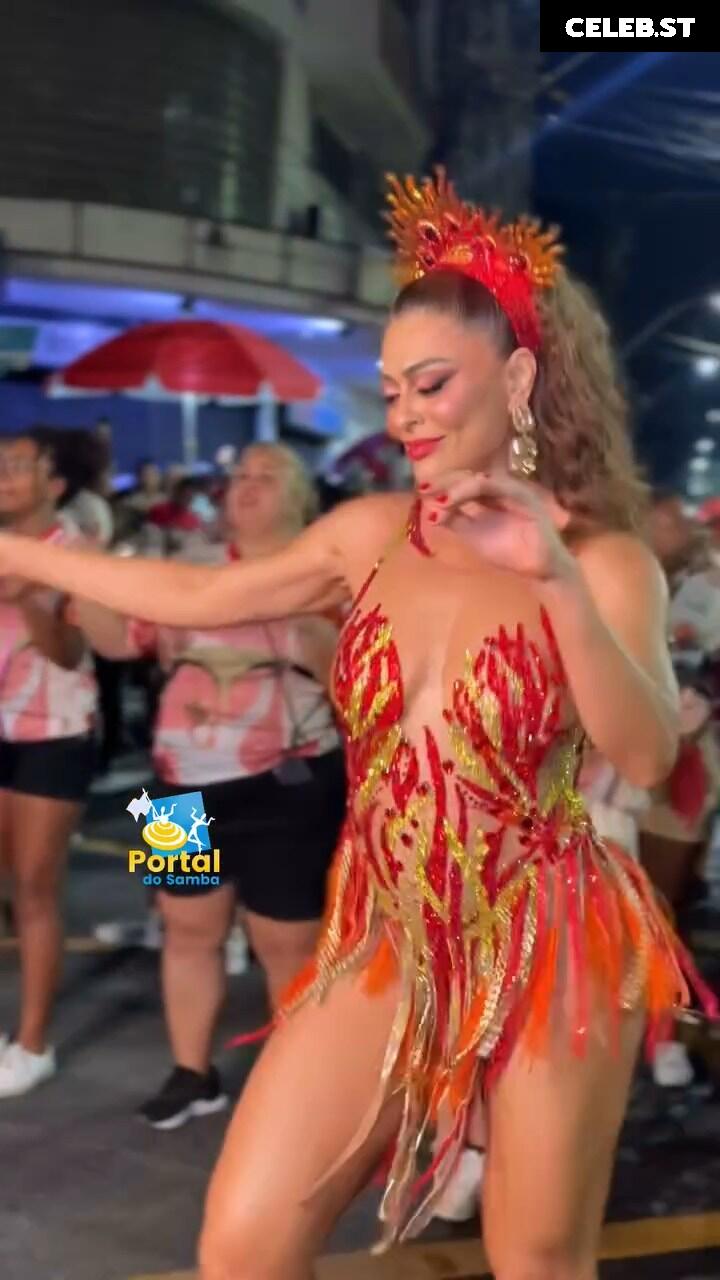 Juliana Paes Image 23448023