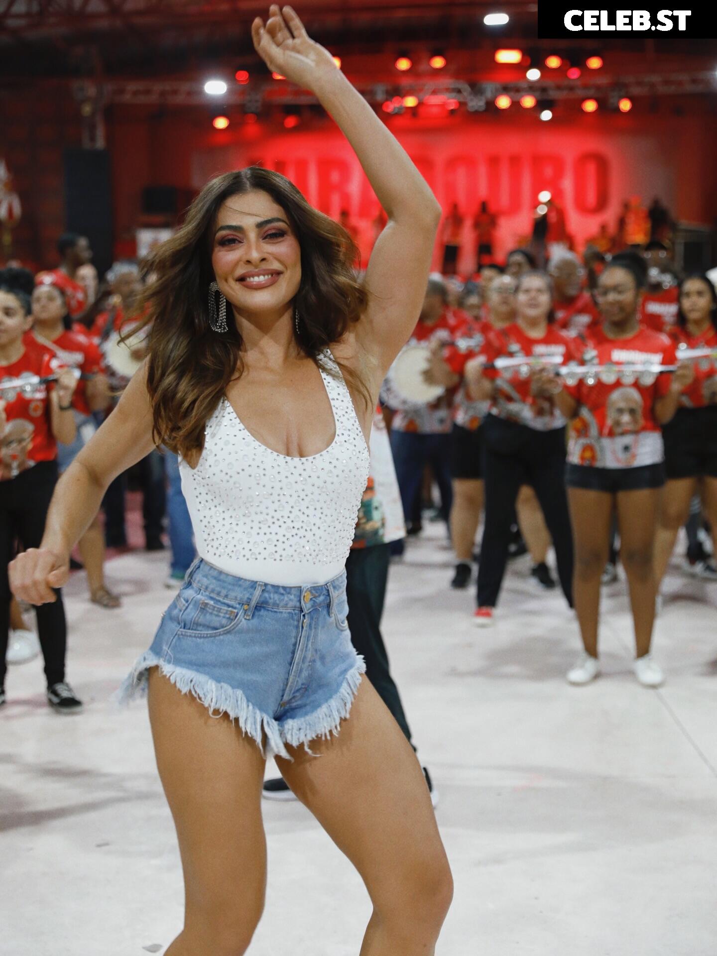 Juliana Paes Image 23448019