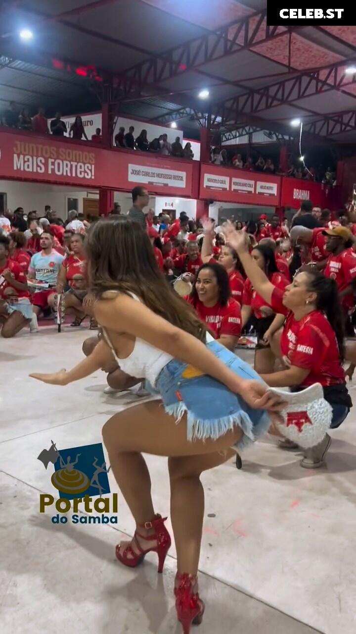 Juliana Paes Image 23448039