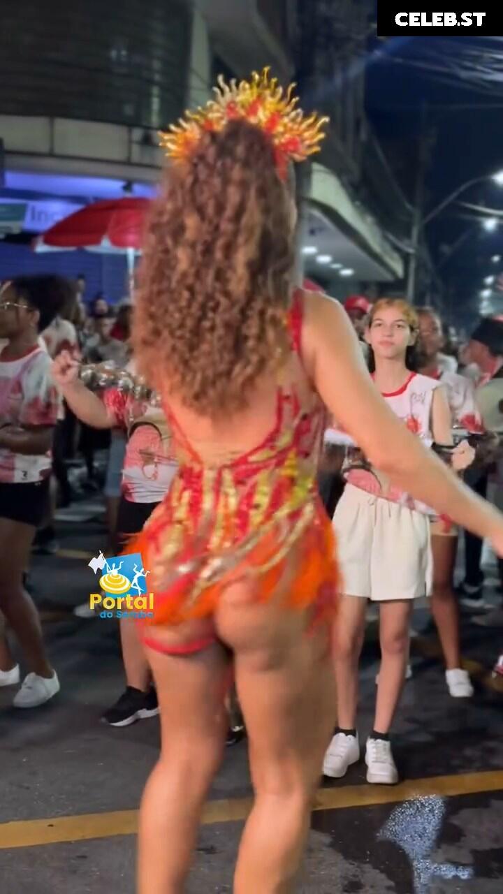 Juliana Paes Image 23448045