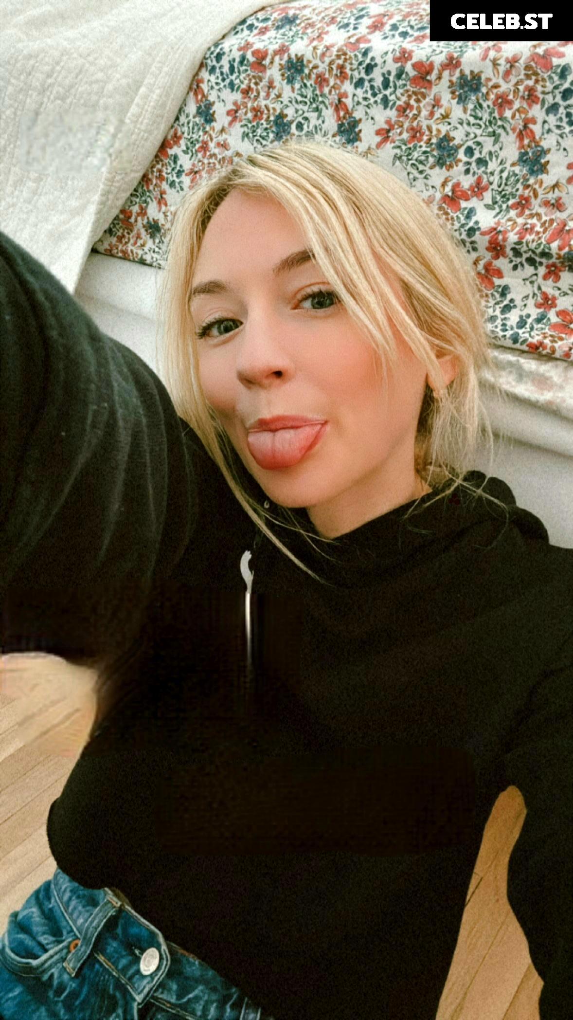 Emily Kinney | Best Known: TWD Image 23445779