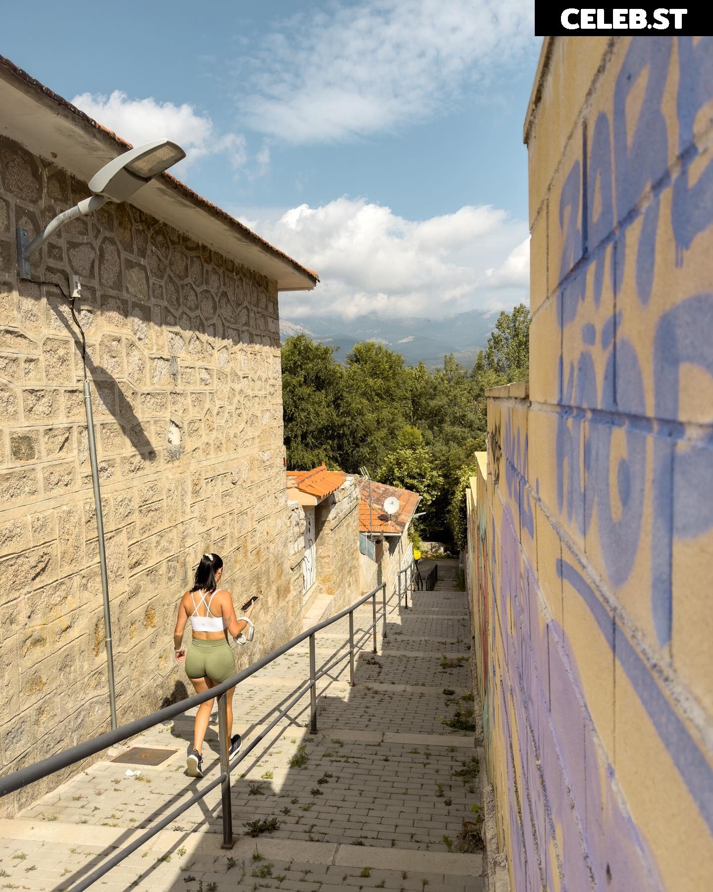 ines.roml Image 23445374