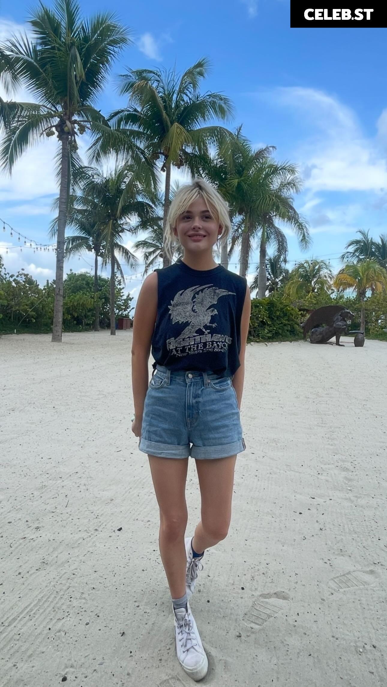 Emily Alyn Lind Image 23446193