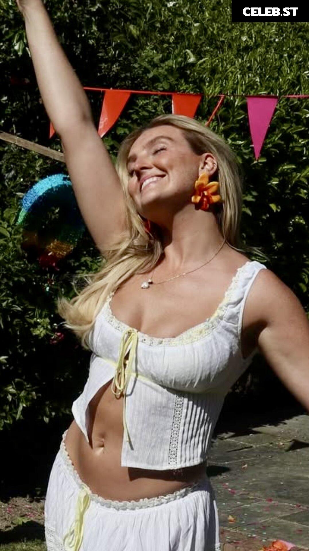 Perrie Edwards Image 23443580