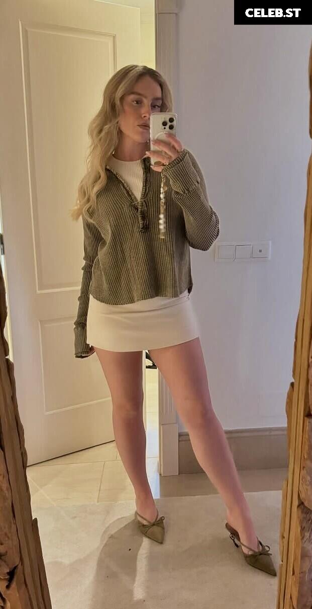 Perrie Edwards Image 23443567