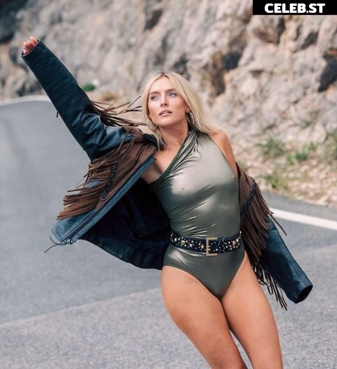 Perrie Edwards Image 23443568
