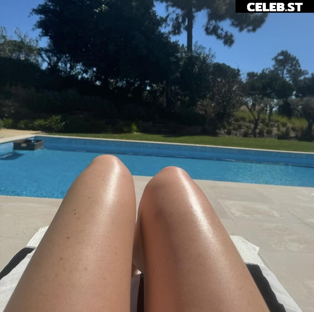Perrie Edwards Image 23443570