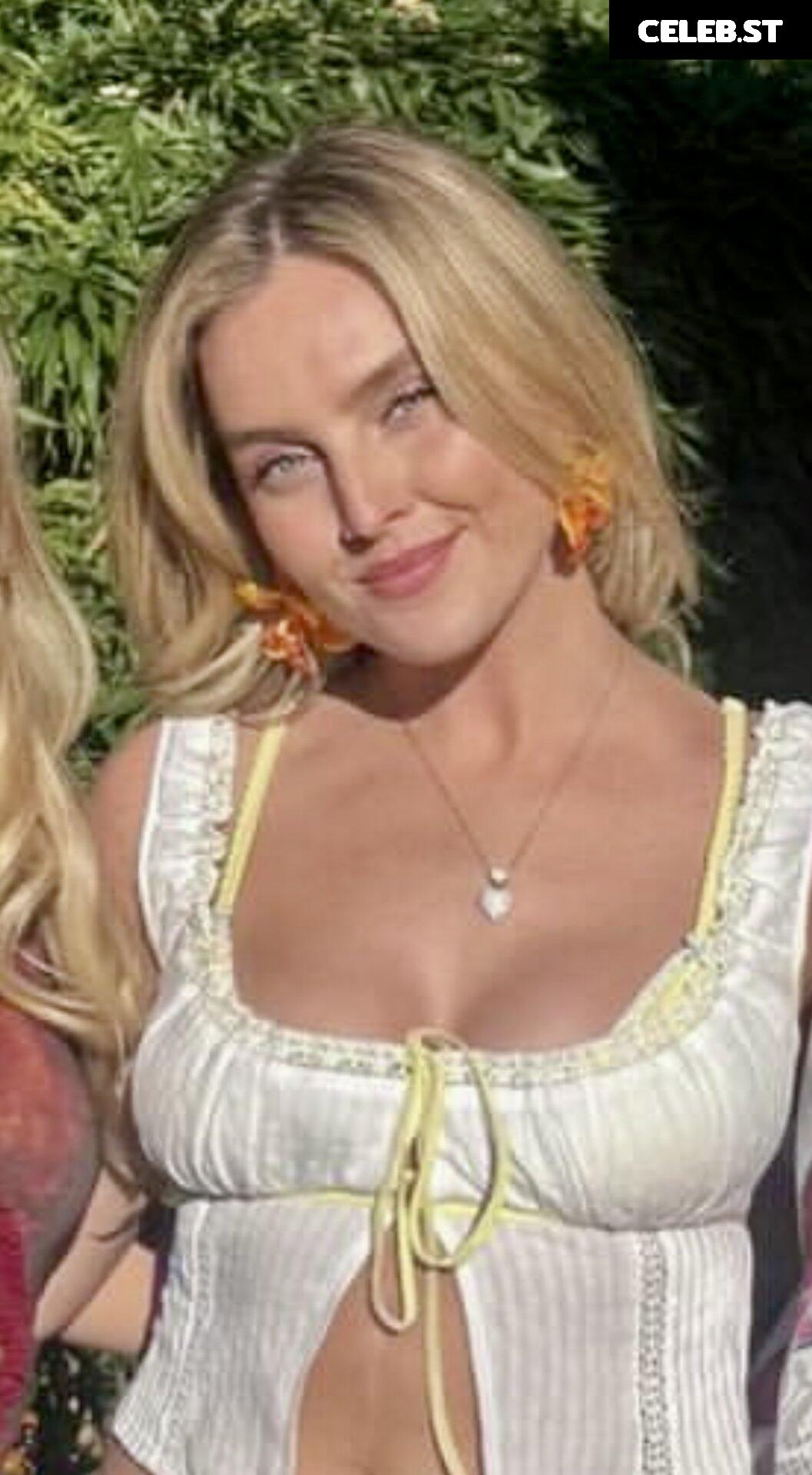 Perrie Edwards Image 23443577