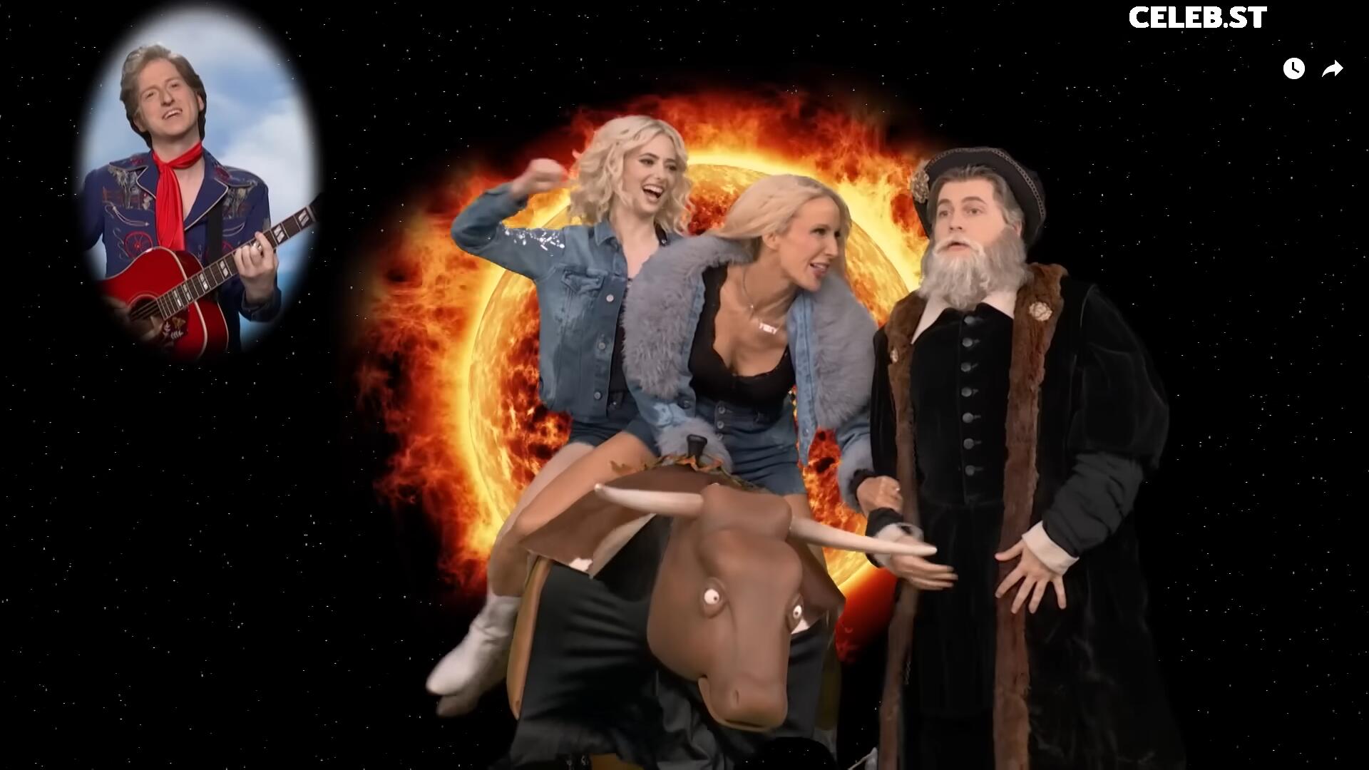 Nikki Glaser Image 23443191