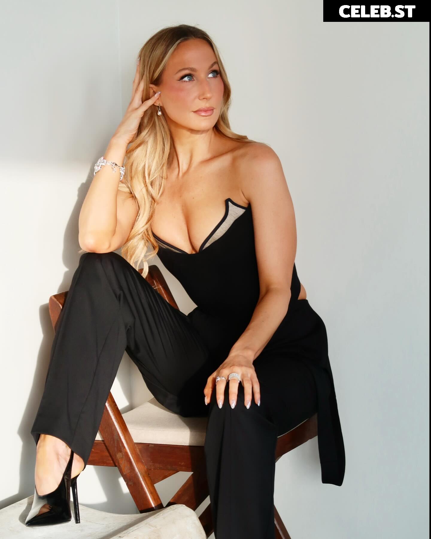 Nikki Glaser Image 23443197