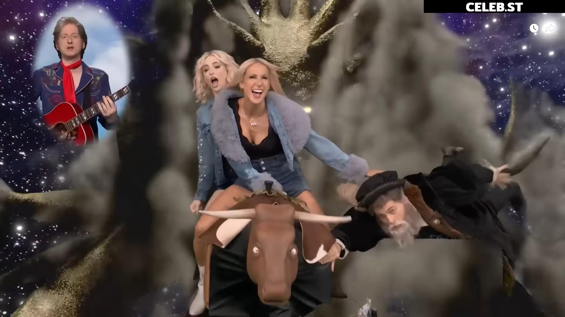 Nikki Glaser Image 23443195