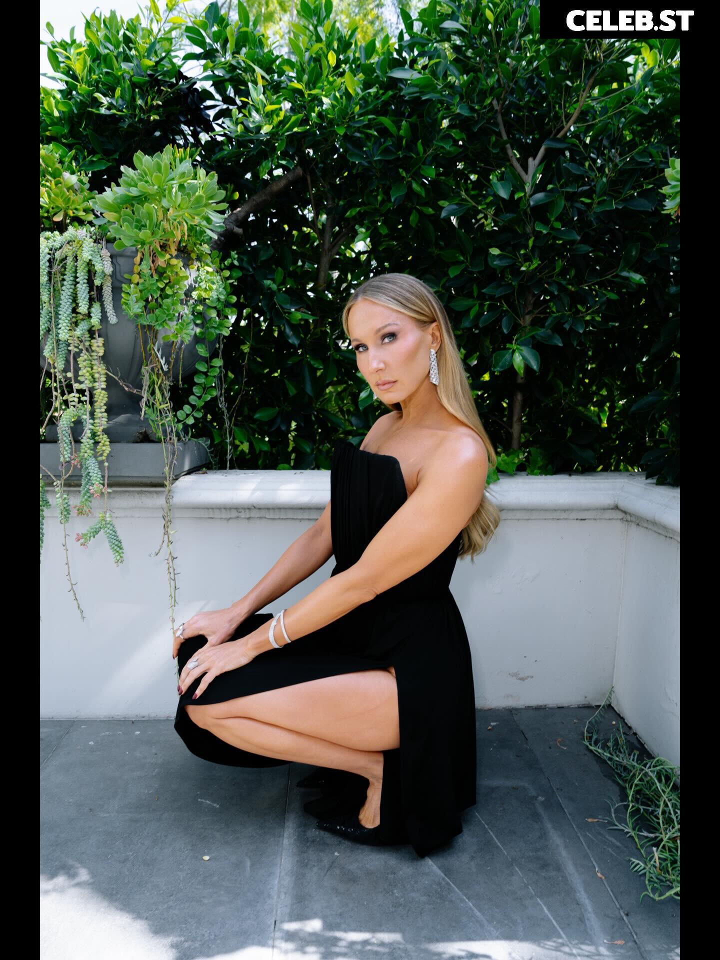 Nikki Glaser Image 23443320