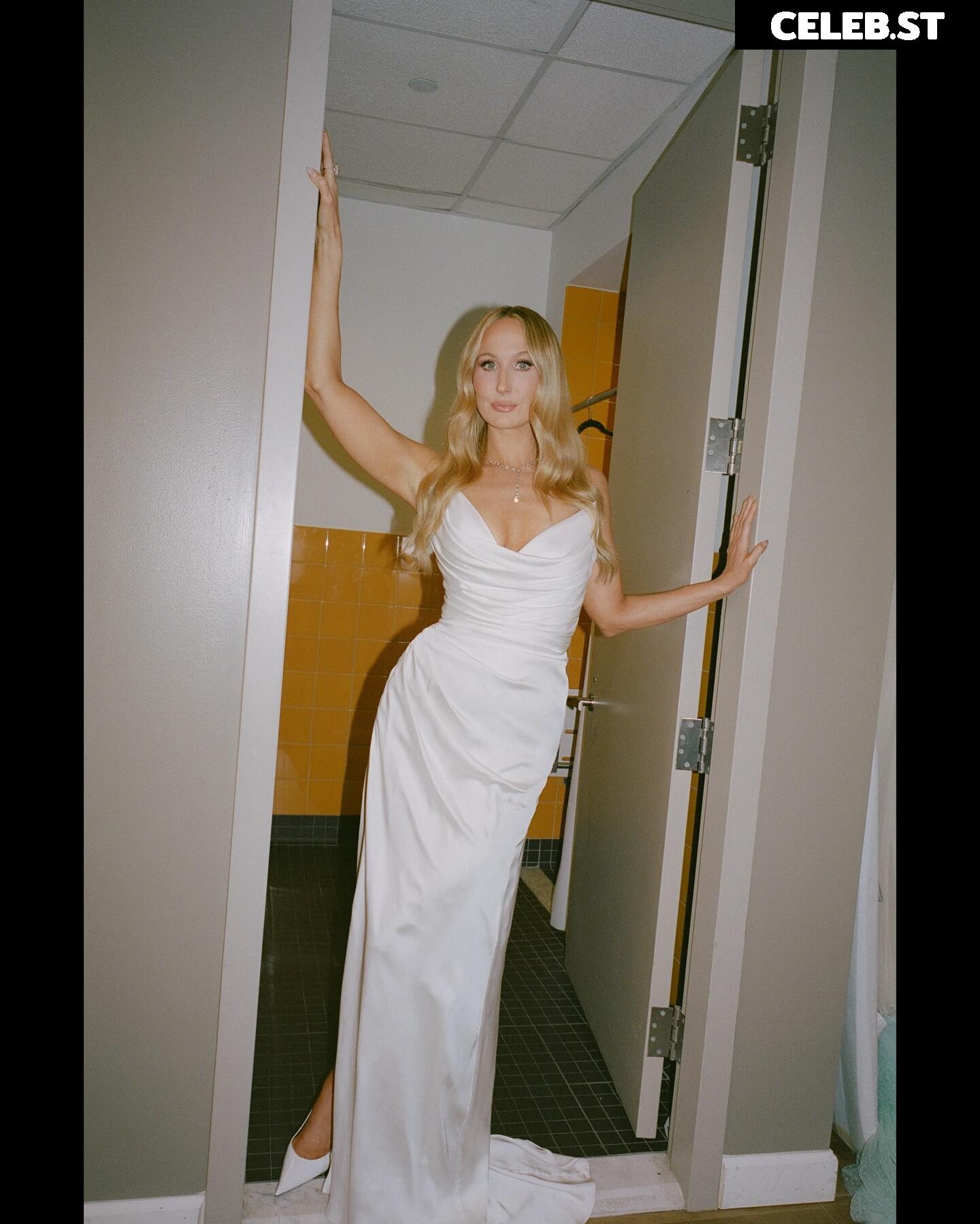 Nikki Glaser Image 23443378