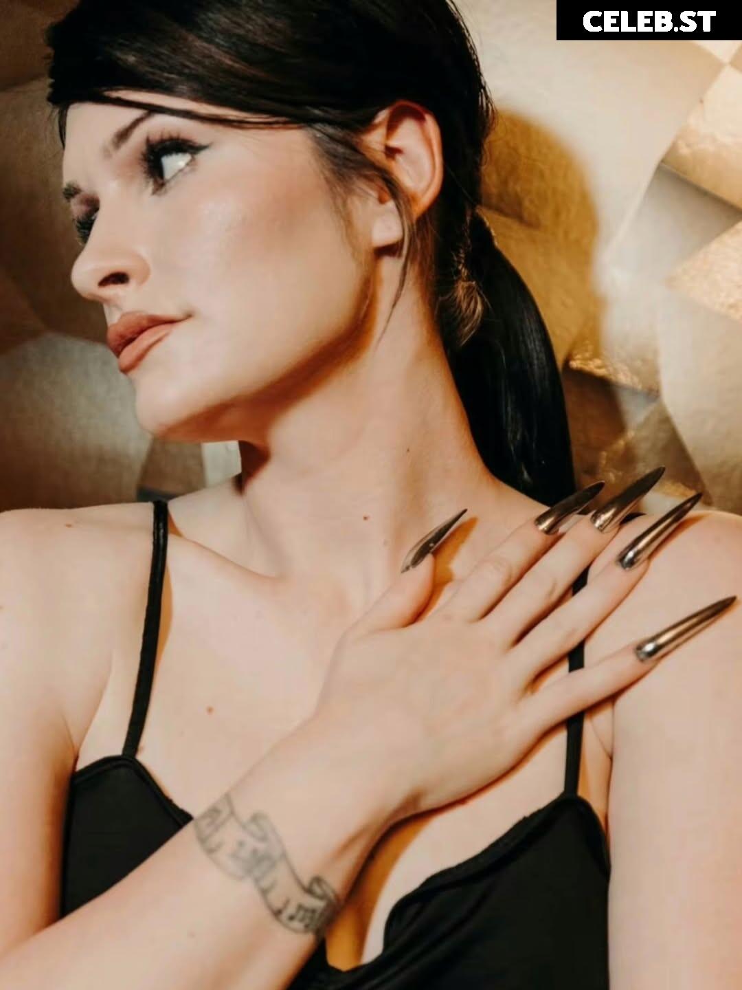 Courtney Laplante (Spiritbox Singer) Image 23442929