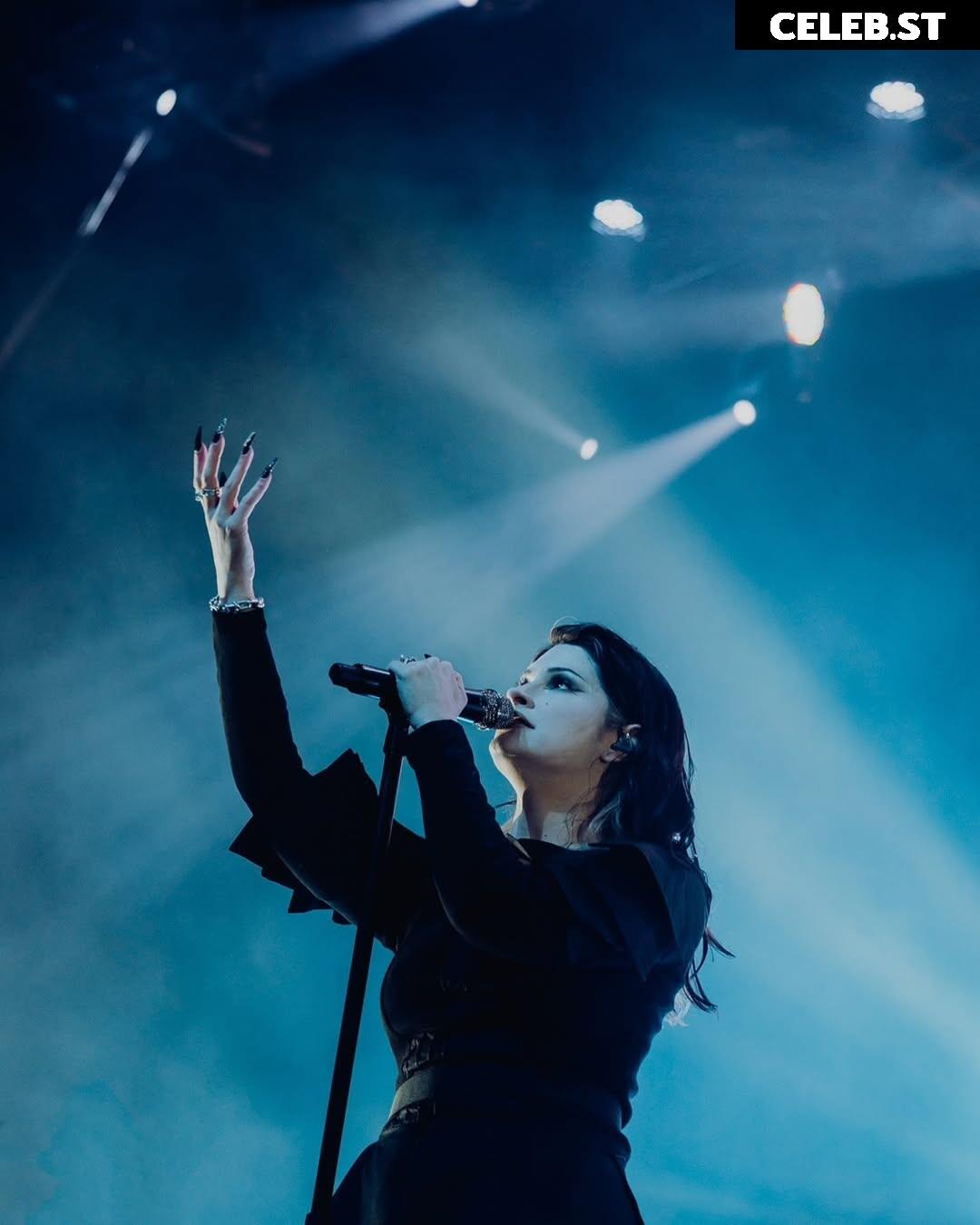 Courtney Laplante (Spiritbox Singer) Image 23442907