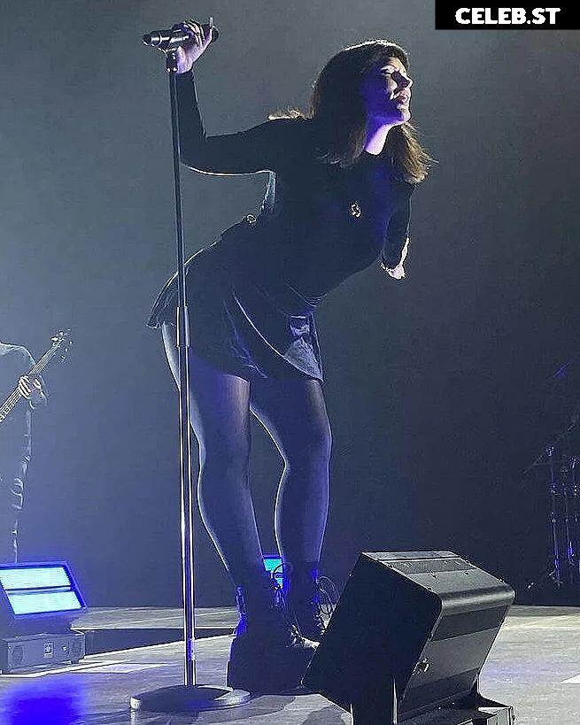 Courtney Laplante (Spiritbox Singer) Image 23442957