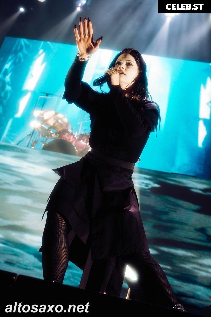 Courtney Laplante (Spiritbox Singer) Image 23442976