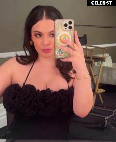 Isabella Gomez Image 23442711