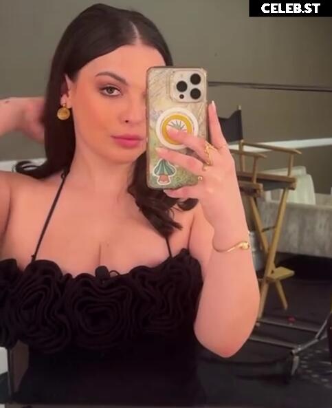 Isabella Gomez Image 23442709