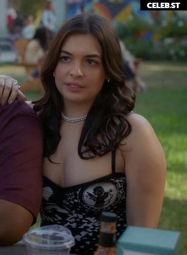 Isabella Gomez Image 23442693
