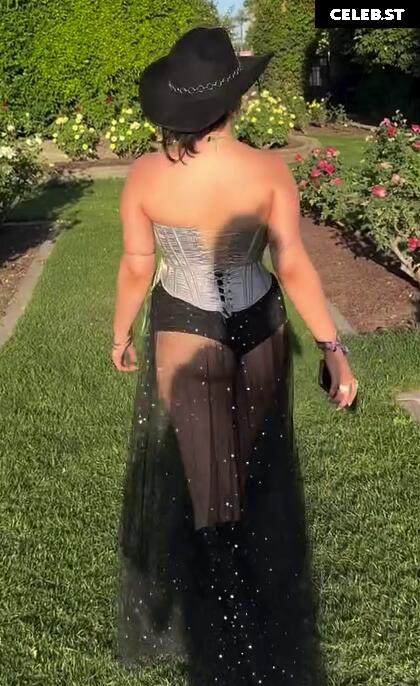 Isabella Gomez Image 23442697