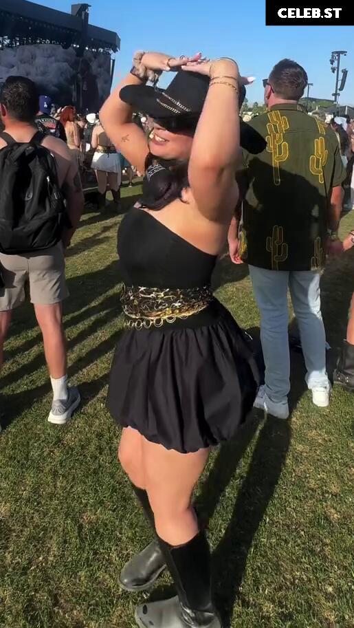 Isabella Gomez Image 23442694